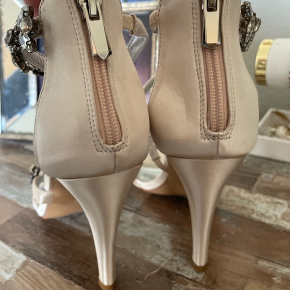 Satin jewel heels - Picture 4 of 4